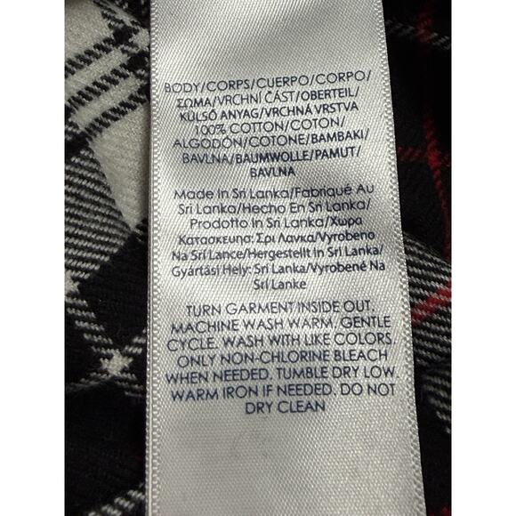 NEW Chaps Women's Black Red White Plaid Festive Holiday Pullover Zip Shirt 1X - Picture 3 of 3